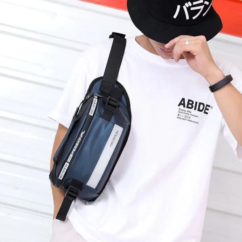 Large nylon men's fanny pack