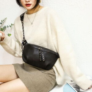Black women's fanny pack