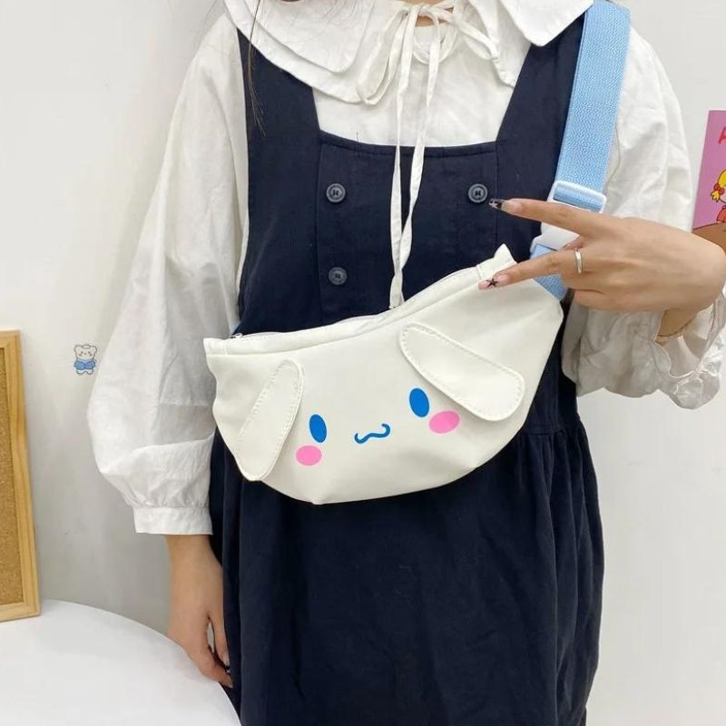 Pretty fanny pack for a 12-year-old girl