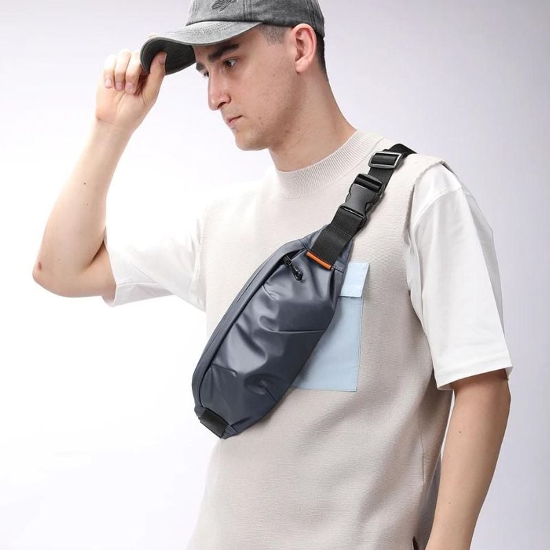 Pretty classy men's fanny pack