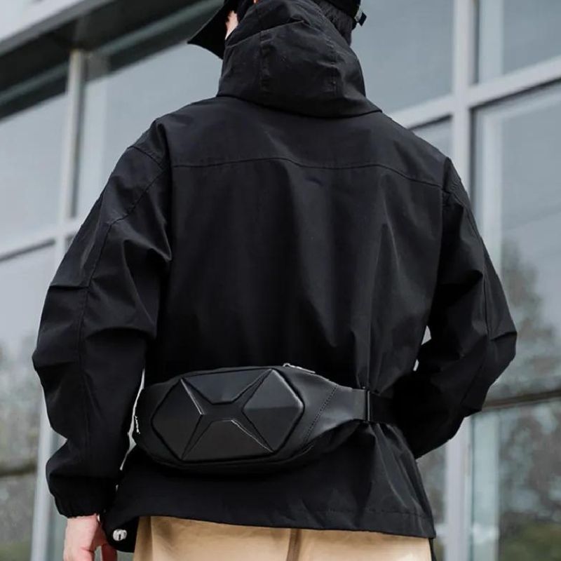 Stylish men's fanny pack at a good price
